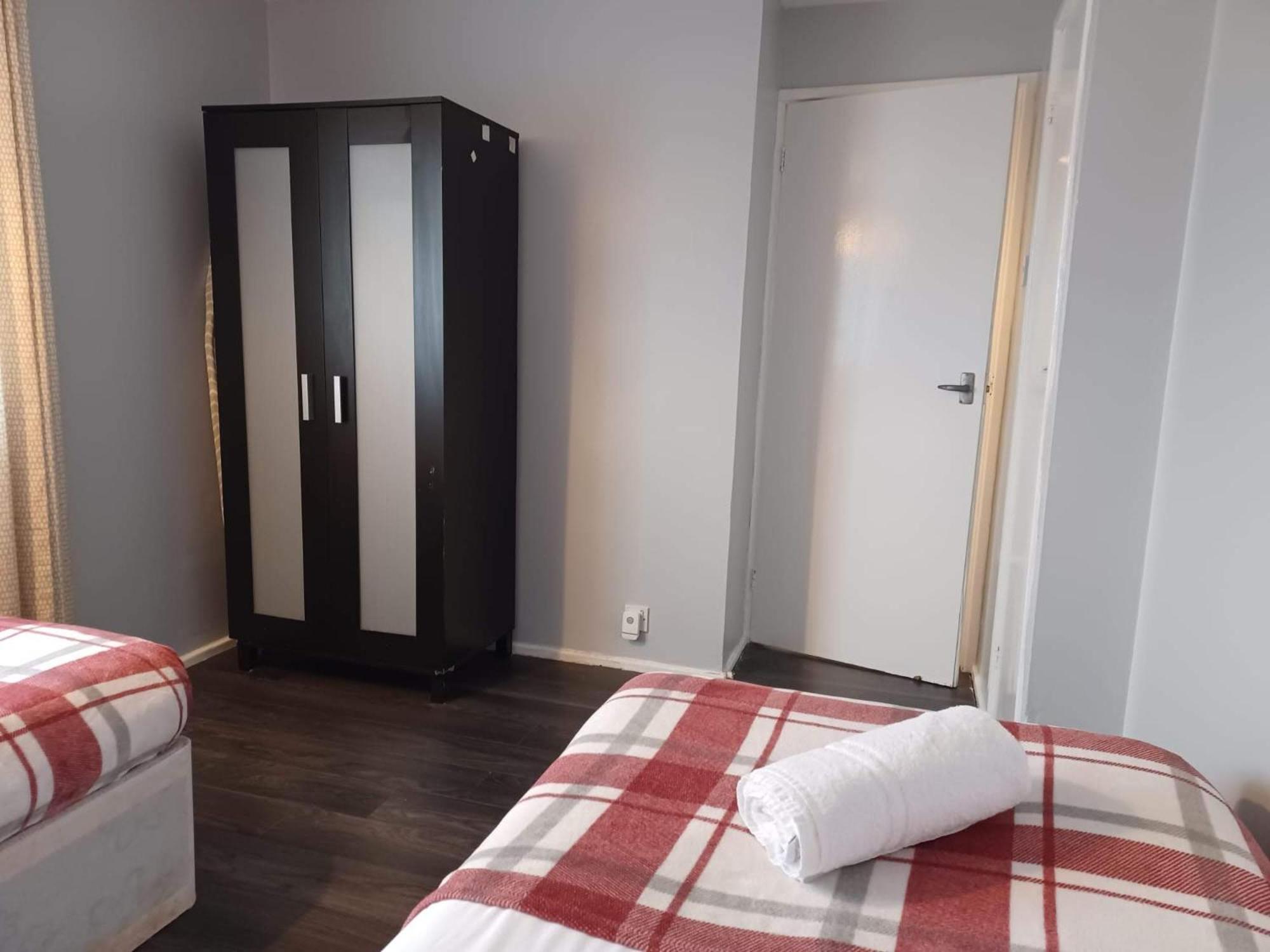 Poynters House - Huku Kwetu Luton & Dunstable - Spacious 2 Bedroom House Luton (Bedfordshire) Exterior foto