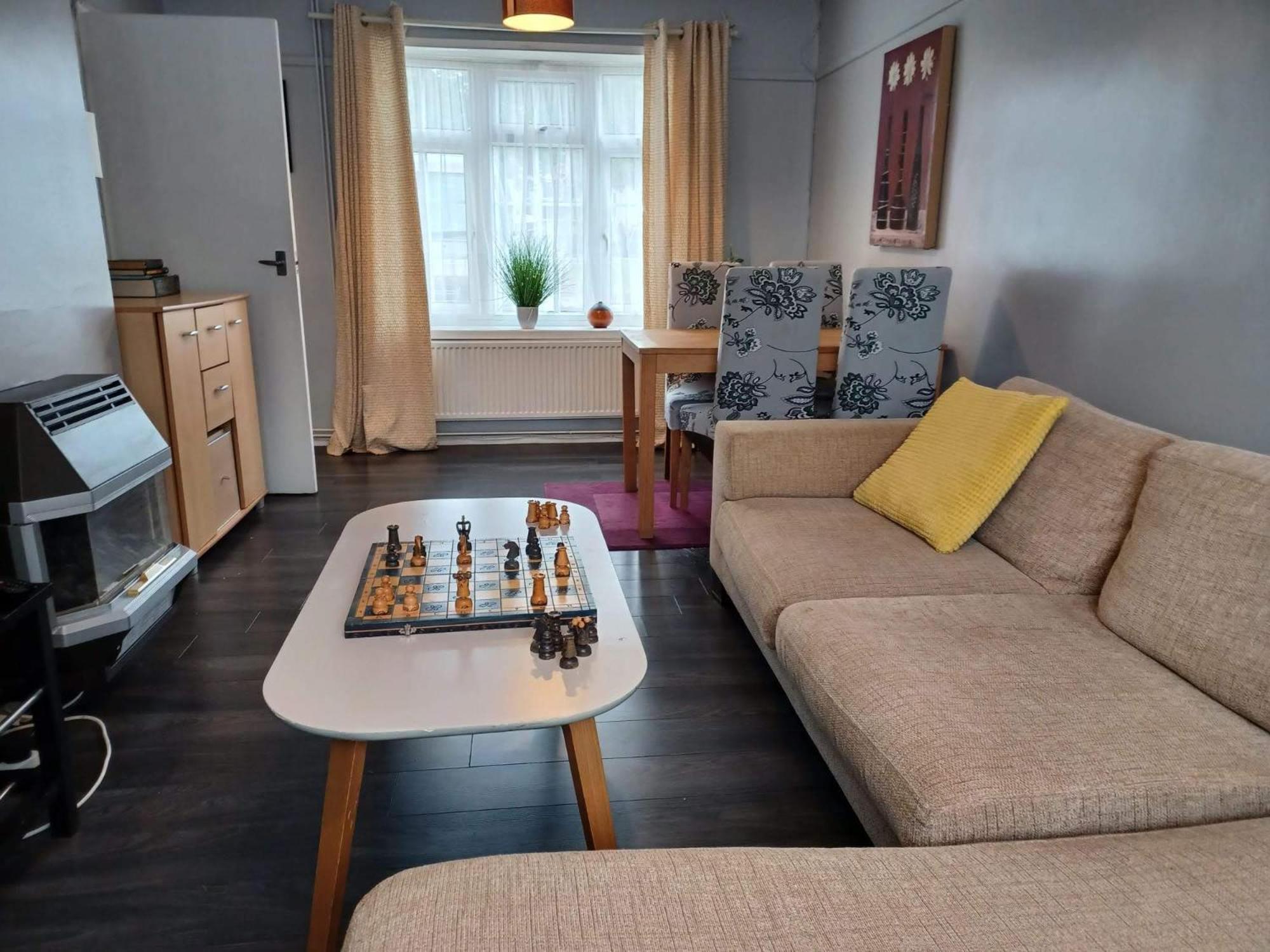 Poynters House - Huku Kwetu Luton & Dunstable - Spacious 2 Bedroom House Luton (Bedfordshire) Exterior foto