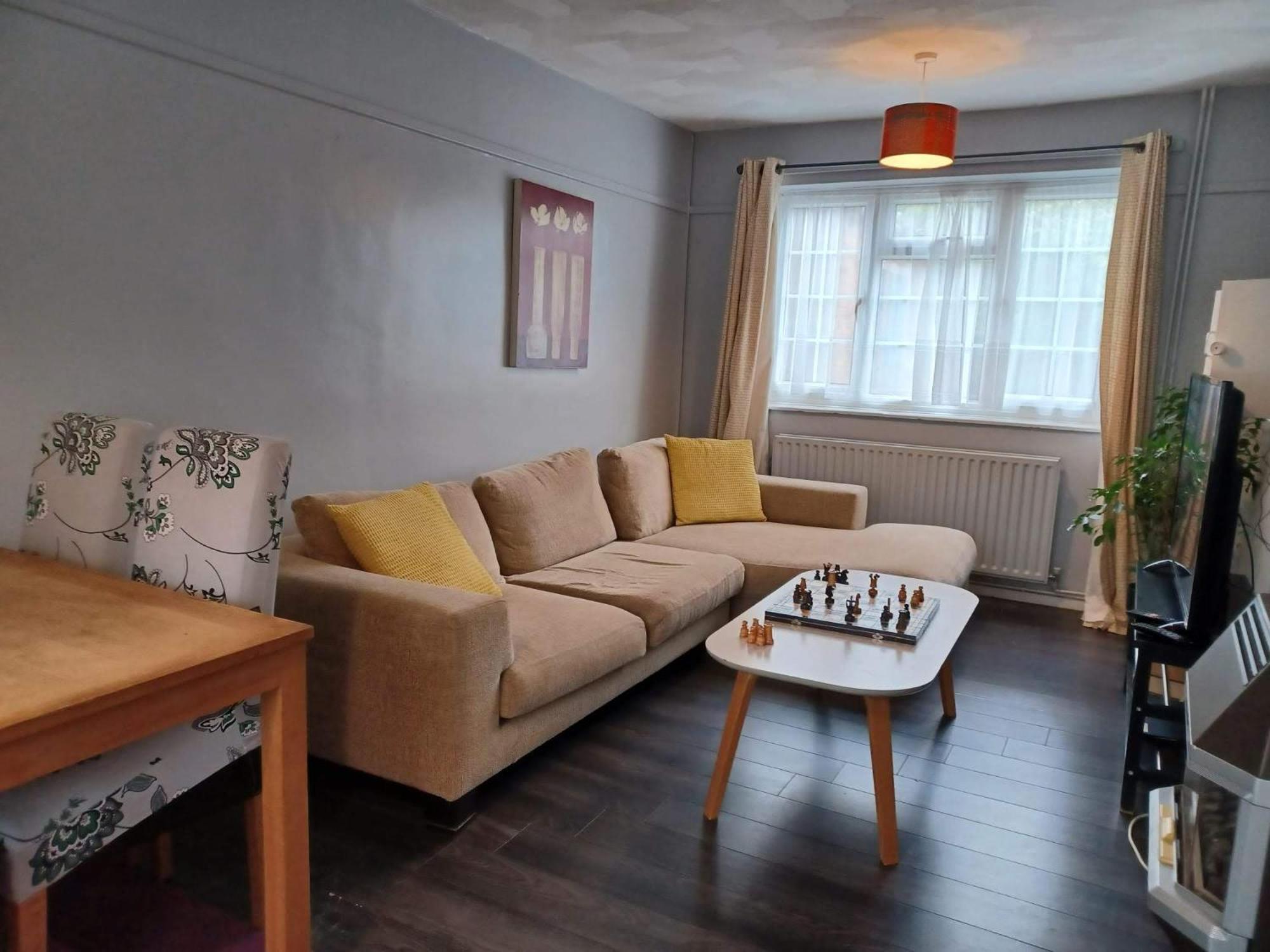 Poynters House - Huku Kwetu Luton & Dunstable - Spacious 2 Bedroom House Luton (Bedfordshire) Exterior foto